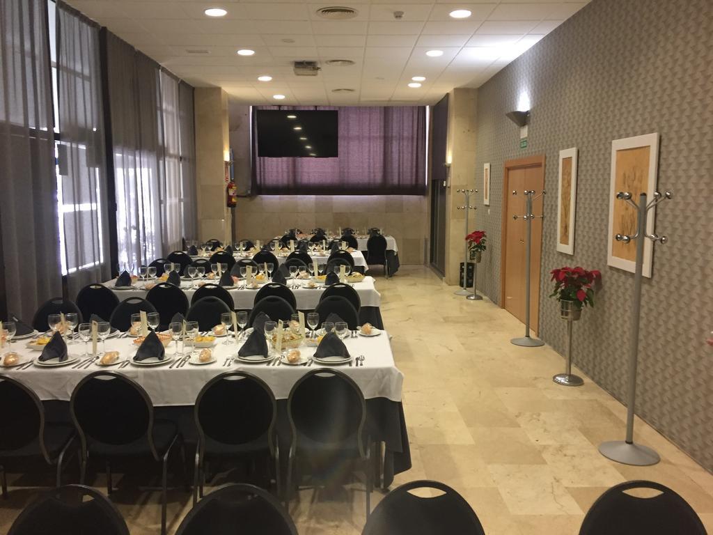 Hostal Restaurante Estacion Jaen Luaran gambar