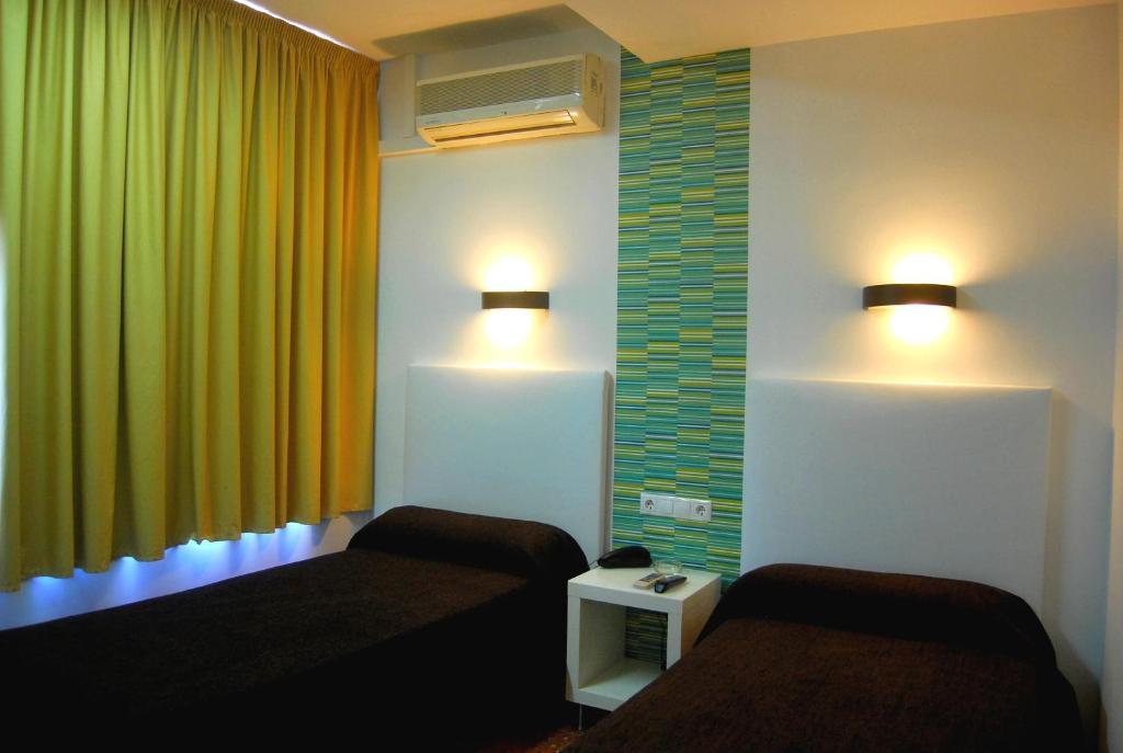Hostal Restaurante Estacion Jaen Bilik gambar
