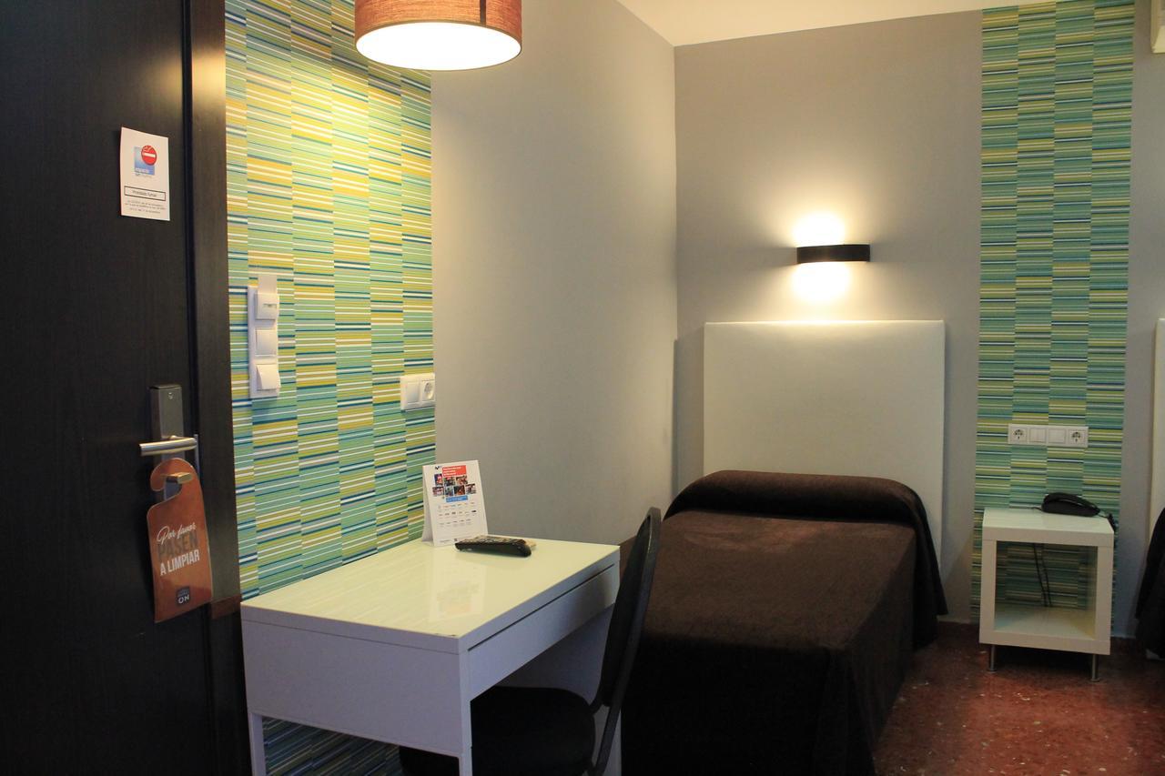 Hostal Restaurante Estacion Jaen Luaran gambar