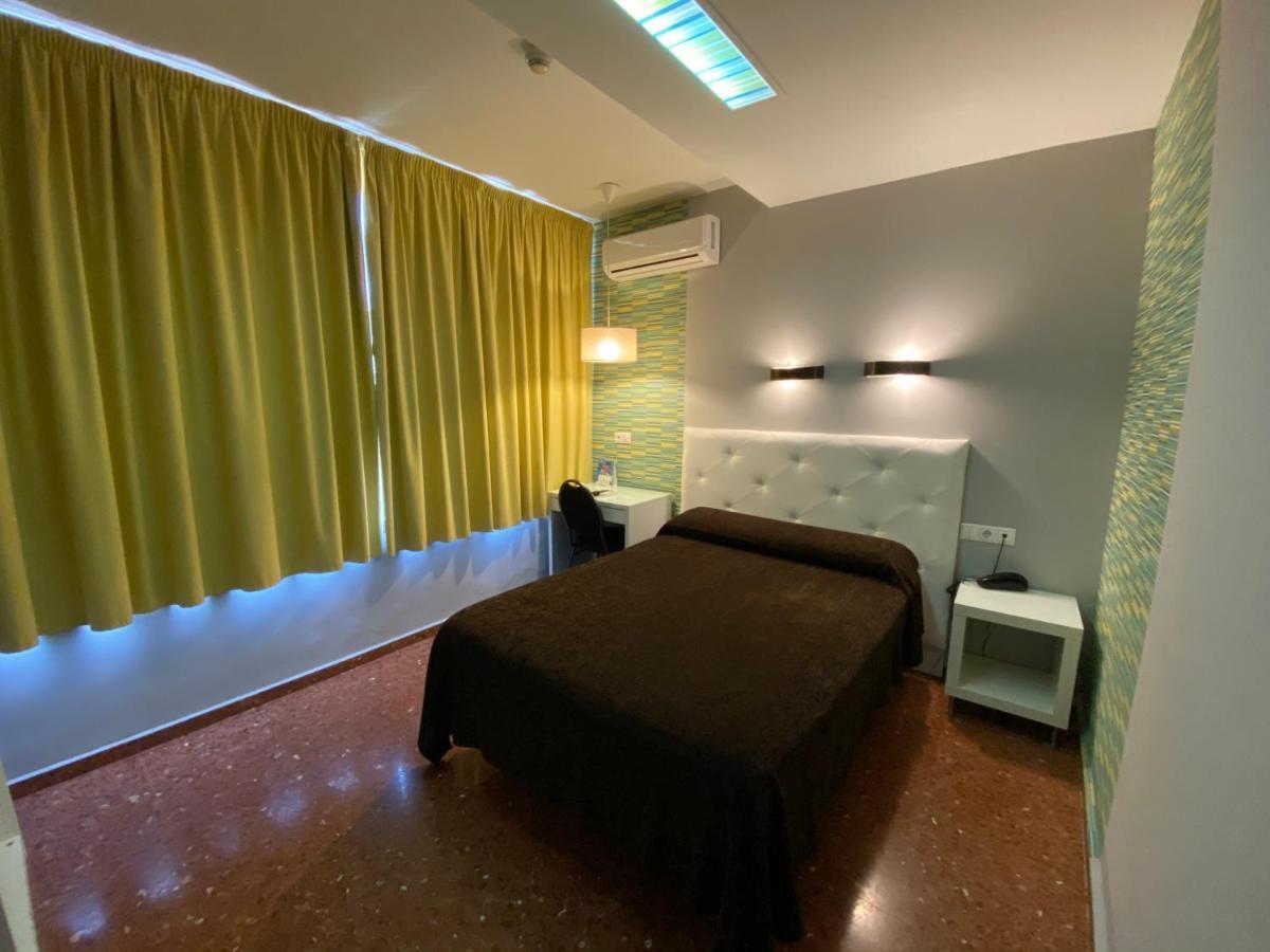 Hostal Restaurante Estacion Jaen Luaran gambar